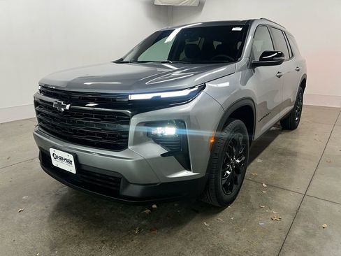 New 2026 Chevrolet Traverse LT w/ Midnight/Sport Edition image 6