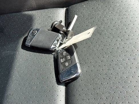 Used 2021 Volkswagen Atlas SE w/ Towing Package AWD/4WD image 34