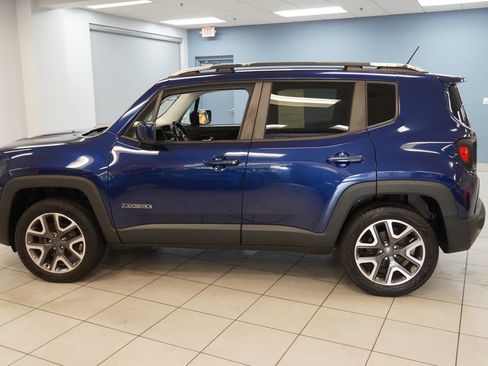 Used 2017 Jeep Renegade Latitude w/ Cold Weather Group AWD/4WD image 2