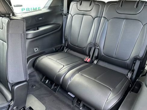 New 2025 Jeep Grand Cherokee L Limited w/ Black Appearance Package image 17