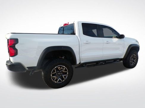 Used 2024 Chevrolet Colorado ZR2 w/ Technology Package AWD/4WD image 4