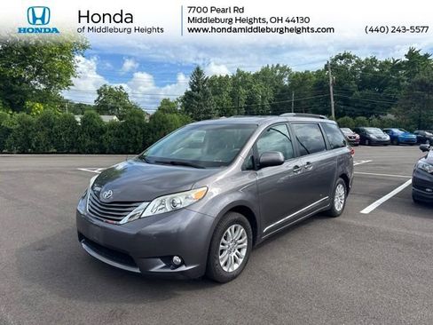 Used 2014 Toyota Sienna XLE FWD image 1