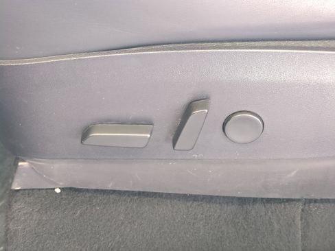 Used 2020 Tesla Model Y Long Range image 21