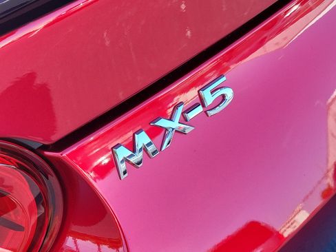 Used 2025 MAZDA MX-5 Miata RF Club RWD image 5