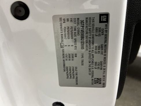 Used 2011 GMC Sierra 1500 SLE w/ Power Tech Package image 31