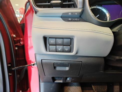 Used 2022 Toyota Highlander Platinum image 25