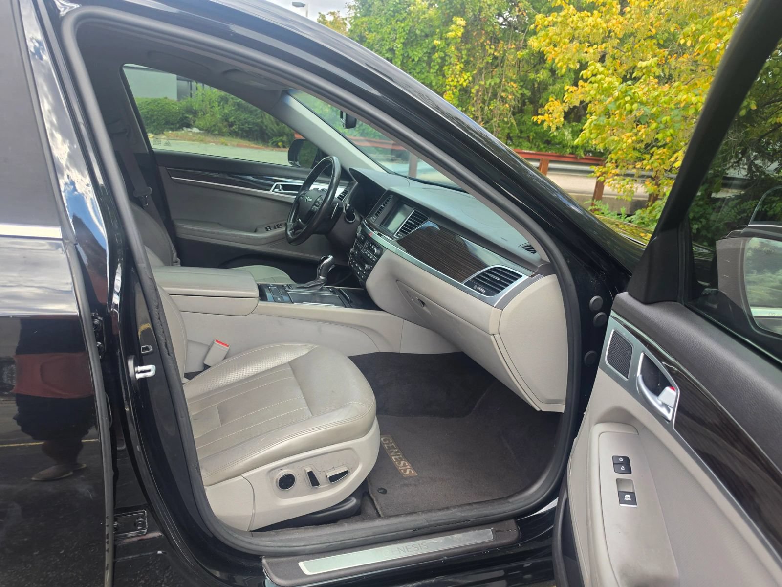 Used 2017 Genesis G80 3.8 w/ Option Group 02 RWD image 14