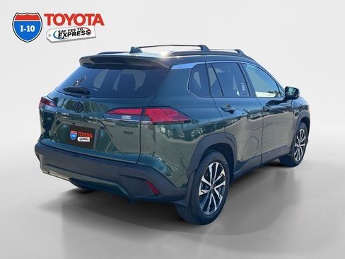 Certified 2022 Toyota Corolla Cross XLE image 5