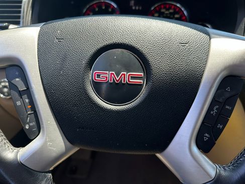 Used 2011 GMC Acadia SLT image 18