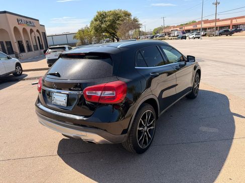 Used 2017 Mercedes-Benz GLA 250 4MATIC w/ Premium Package image 5