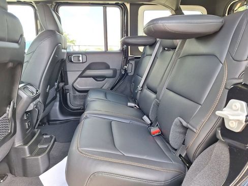 New 2025 Jeep Wrangler Unlimited Sahara AWD/4WD image 10