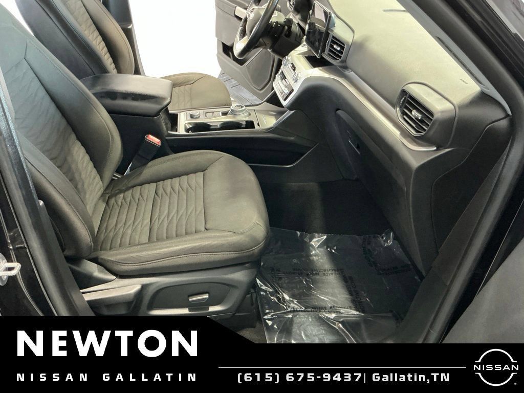 Used 2020 Ford Explorer XLT w/ Comfort Package AWD/4WD image 13