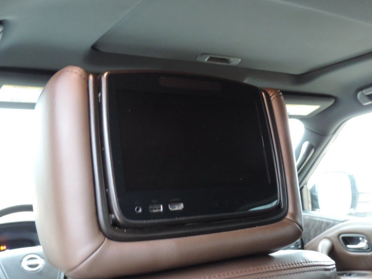 Used 2023 Nissan Armada Platinum w/ Captain's Chairs Package RWD image 21