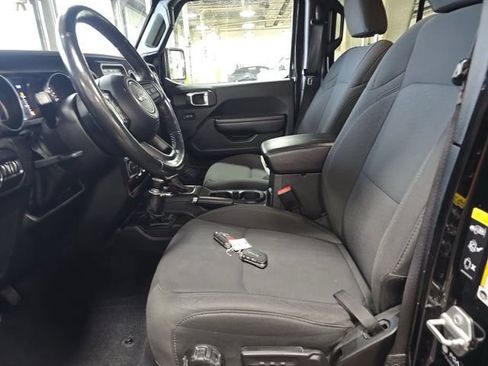 Used 2022 Jeep Gladiator Sport AWD/4WD image 9