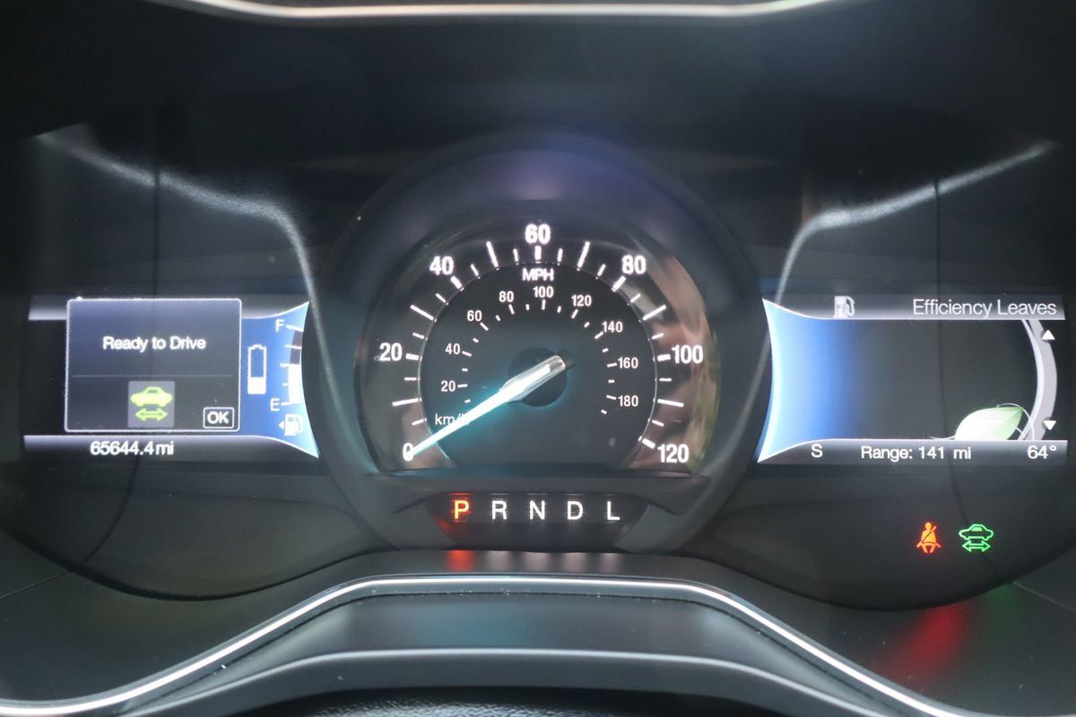 Used 2017 Ford Fusion Titanium FWD image 34