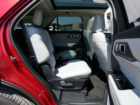 New 2026 Ford Explorer Platinum w/ LUX Leather Package AWD/4WD image 12