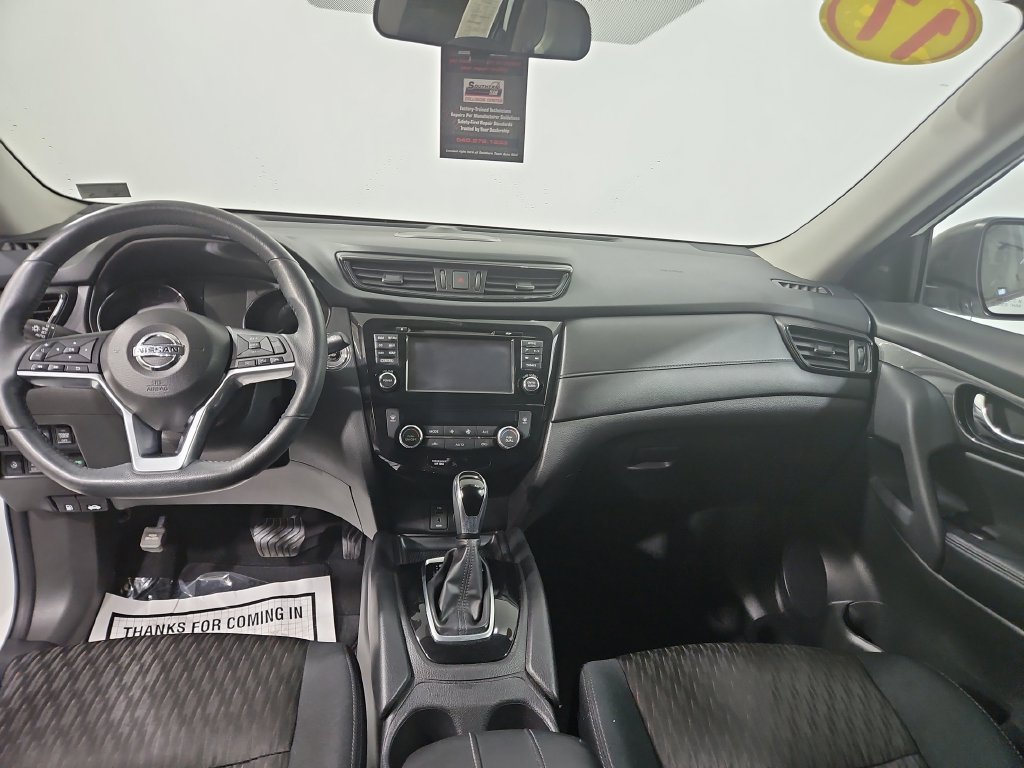 Used 2017 Nissan Rogue SV AWD/4WD image 13