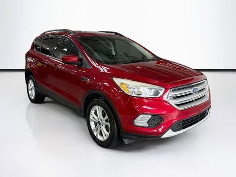 Used 2018 Ford Escape SE w/ SE Sync 3 Package image 3