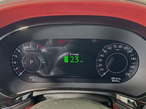 Certified 2025 Bentley Flying Spur Plug-In Hybrid image 12