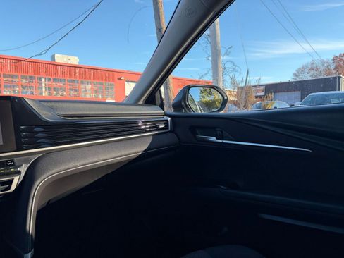 Used 2025 Toyota Camry LE image 34