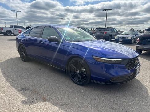 Used 2023 Honda Accord Sport image 4