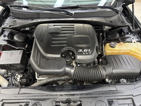 Used 2014 Chrysler 300 S w/ Luxury Group image 36