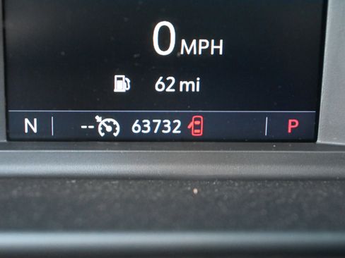 Used 2021 Chevrolet Tahoe RST w/ Luxury Package image 16