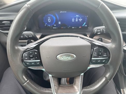 Used 2021 Ford Explorer Platinum w/ Equipment Group 601A AWD/4WD image 12