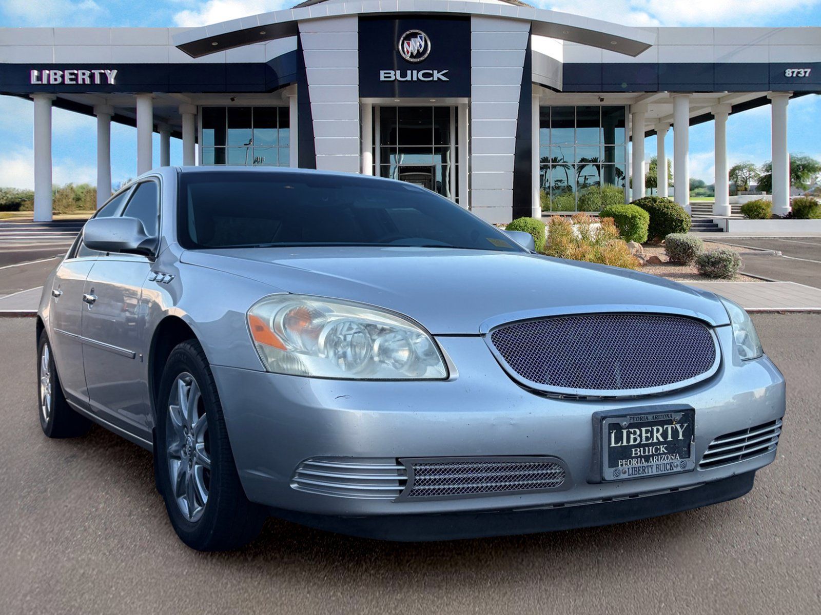 Used 2007 Buick Lucerne CXL FWD image 2