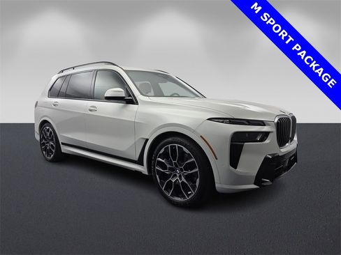 Certified 2023 BMW X7 xDrive40i w/ M Sport Package image 1