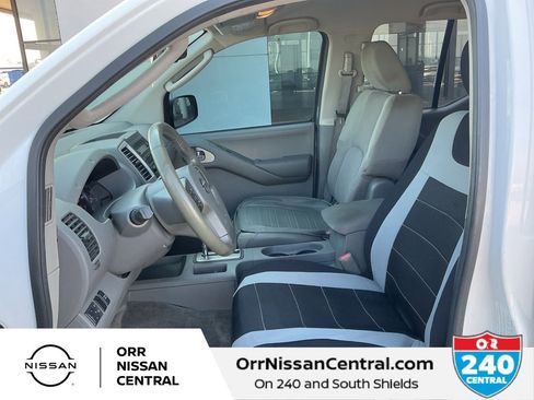 Used 2011 Nissan Frontier SV w/ SV Premium Utility Pkg image 17