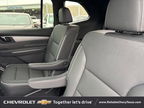 Used 2025 Buick Enclave Preferred image 18