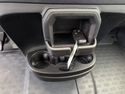 Used 2025 RAM ProMaster 2500 w/ Convenience Group FWD image 39