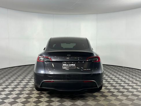Used 2024 Tesla Model Y Performance image 6