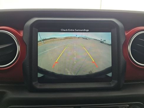Used 2018 Jeep Wrangler Unlimited Rubicon w/ Dual Top Group AWD/4WD image 14