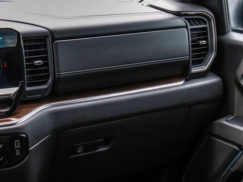 Used 2024 GMC Sierra 1500 Elevation image 17