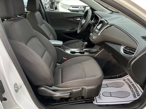 Used 2020 Chevrolet Malibu LT image 12