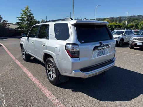 Used 2021 Toyota 4Runner TRD Off-Road Premium w/ Moonroof Package AWD/4WD image 6