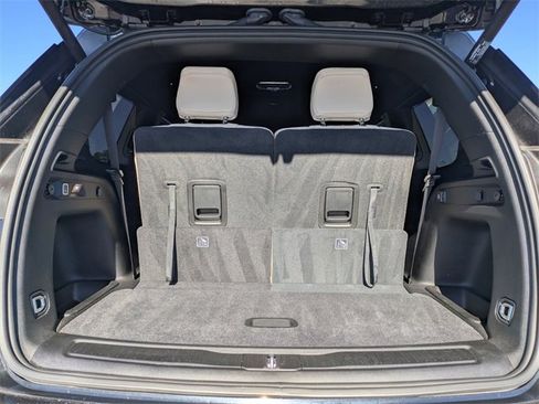 Used 2025 Jeep Grand Cherokee L Limited w/ Luxury Tech Group II image 12