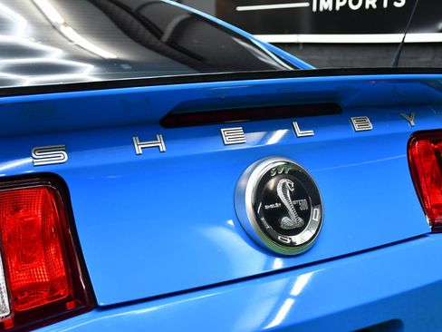 Used 2011 Ford Mustang Shelby GT500 w/ SVT Performance Pkg image 11