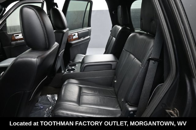 Used 2015 Lincoln Navigator 2WD image 16