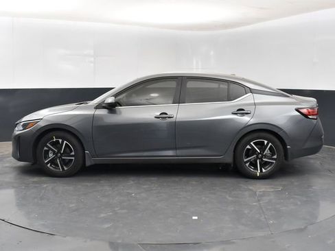 Used 2024 Nissan Sentra SV w/ Trunk Package image 4