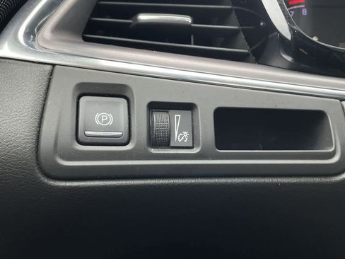 Used 2019 Cadillac XT5 Luxury image 30