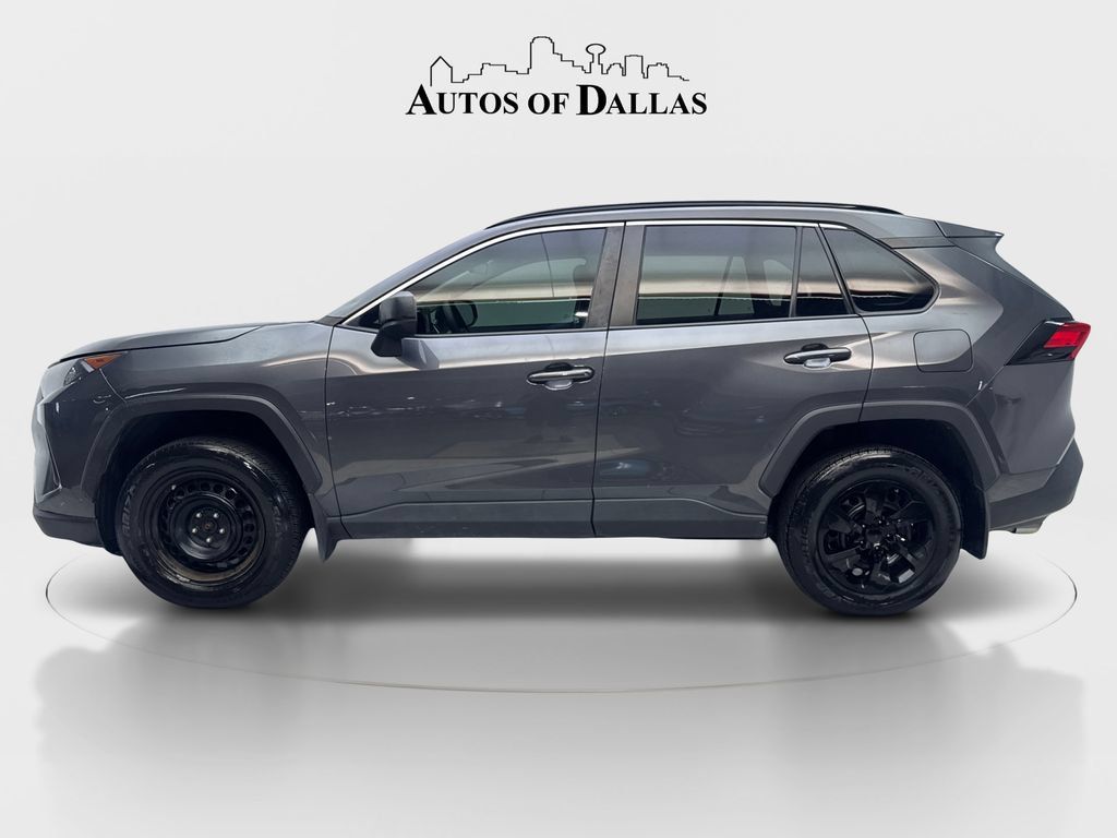 Used 2021 Toyota RAV4 LE FWD image 5