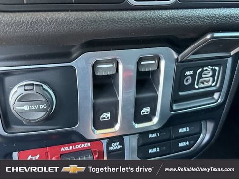 Used 2024 Jeep Wrangler Sport AWD/4WD image 21