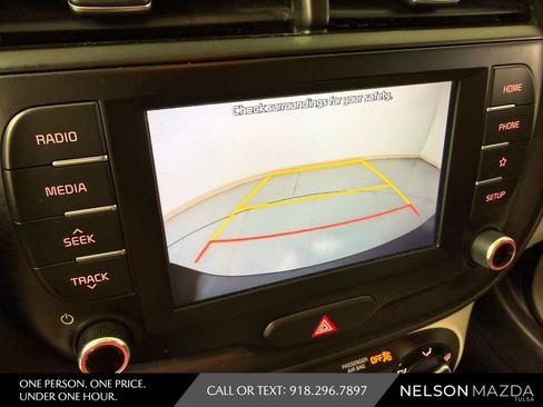 Used 2020 Kia Soul LX FWD image 28
