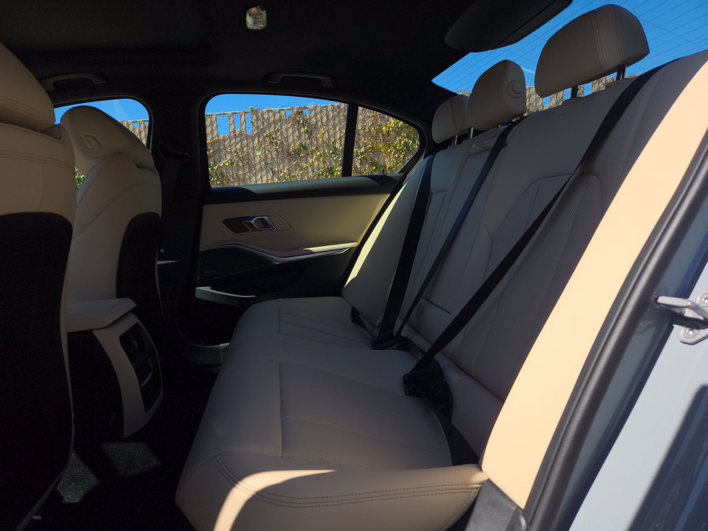 New 2026 BMW 330i Sedan w/ M Sport Package RWD image 8