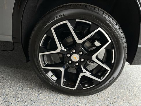 New 2026 Chevrolet Traverse High Country w/ LPO, Floor Liner Package FWD image 34