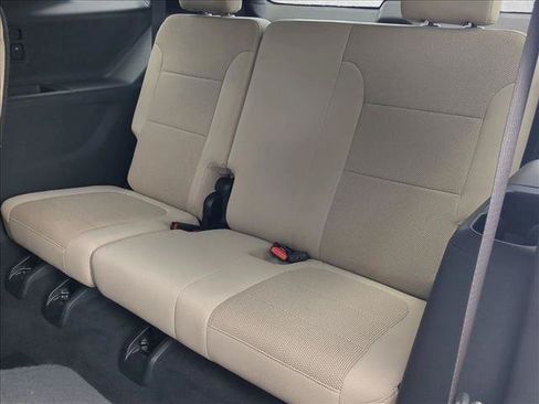 Certified 2023 Chevrolet Traverse LT FWD image 18