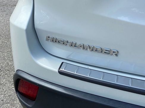 Used 2019 Toyota Highlander SE w/ Protection Package #3 AWD/4WD image 35